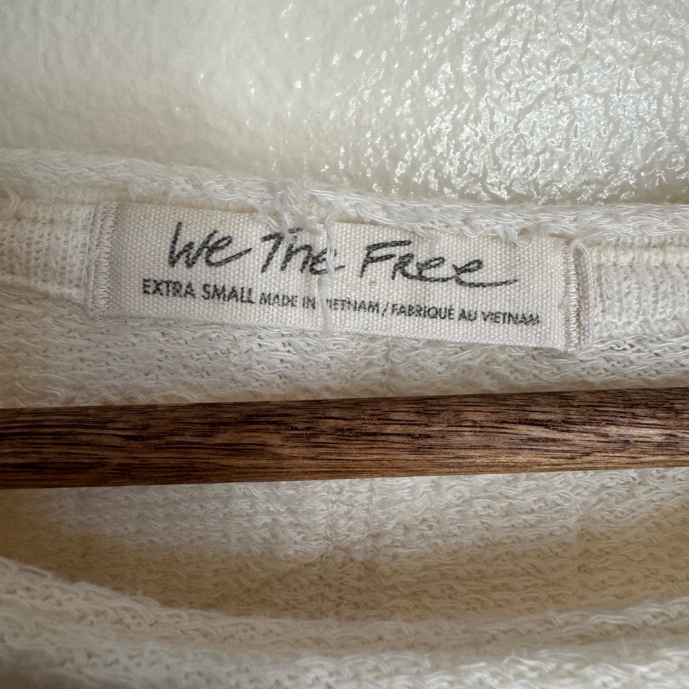 We The Free by Free People Cropped Oversized Raw Hem Sweater XS – Ivory Cream - Picture 6 of 10